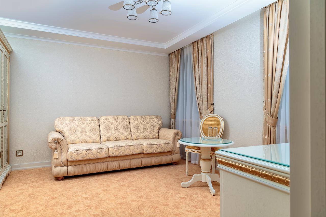 Hotel Polonez Minsk Exterior foto